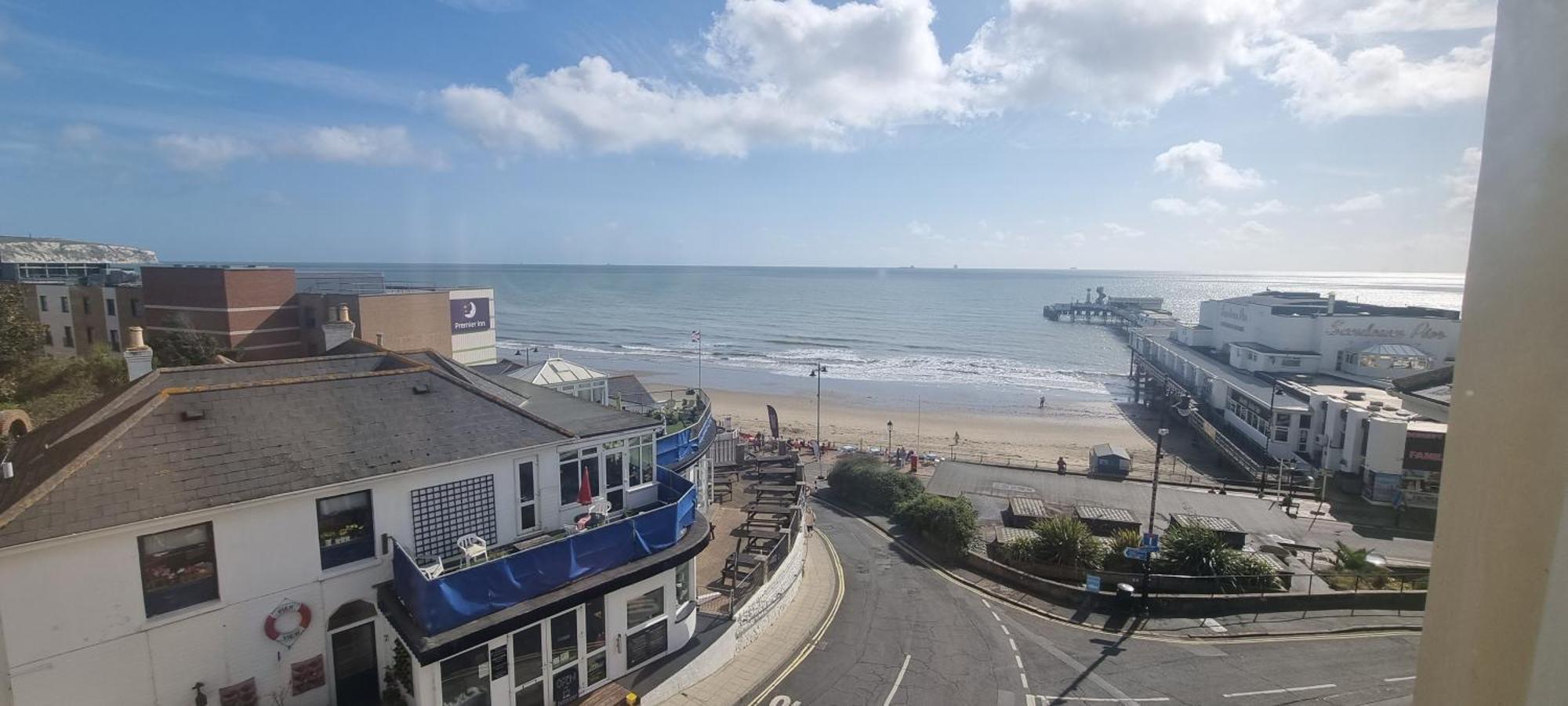 Отель Royal Pier Сэнддаун Экстерьер фото